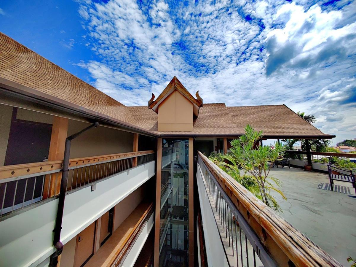 Nine Hotel Chiangmai Чиангмай Екстериор снимка