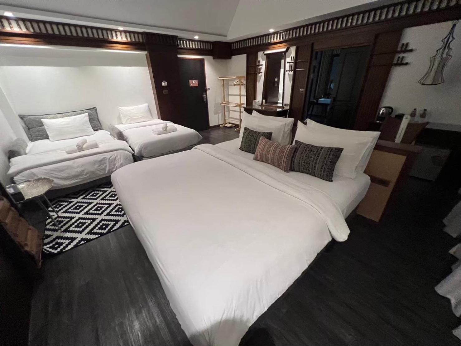 Nine Hotel Chiangmai Чиангмай Екстериор снимка