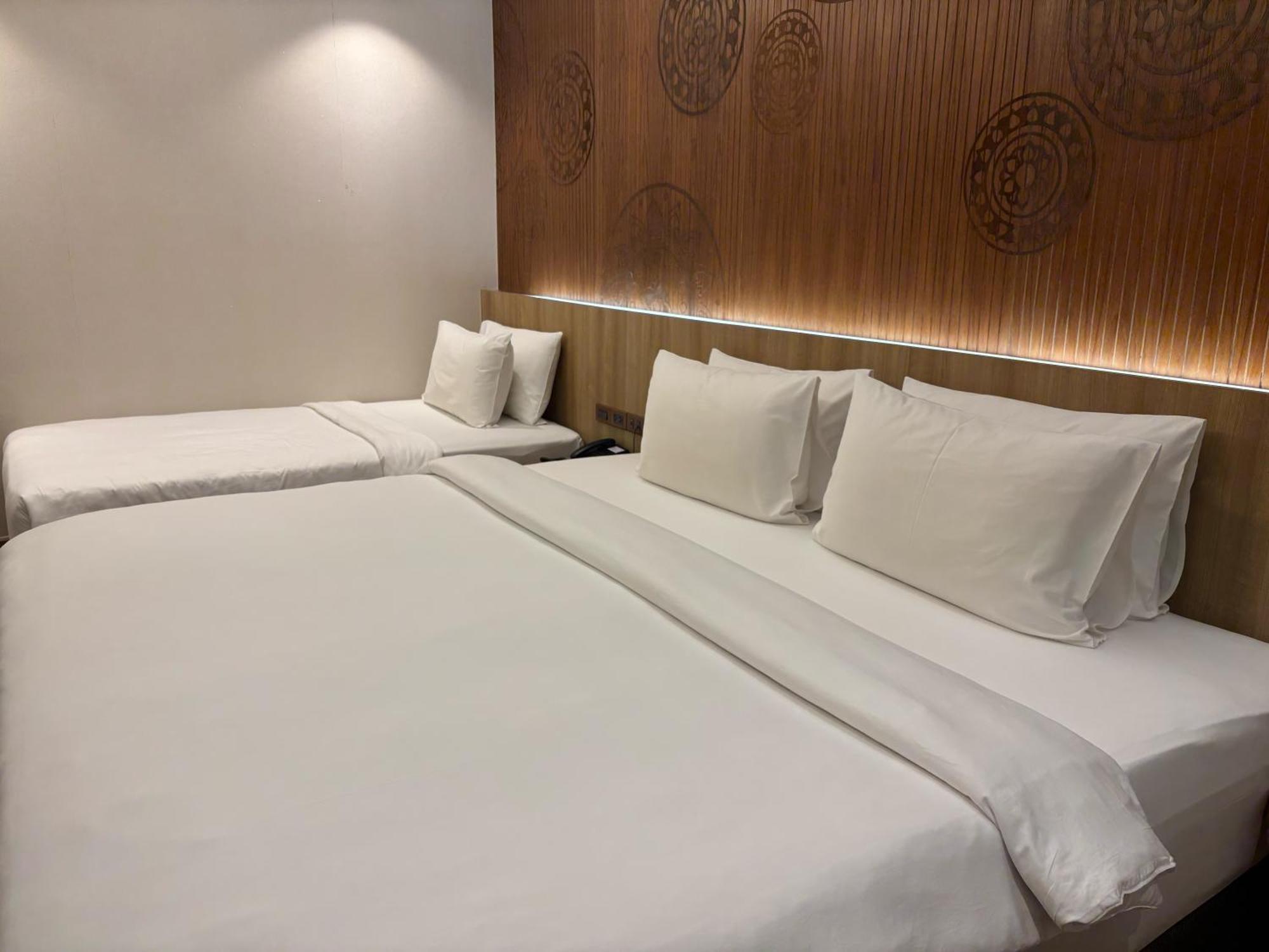 Nine Hotel Chiangmai Чиангмай Екстериор снимка