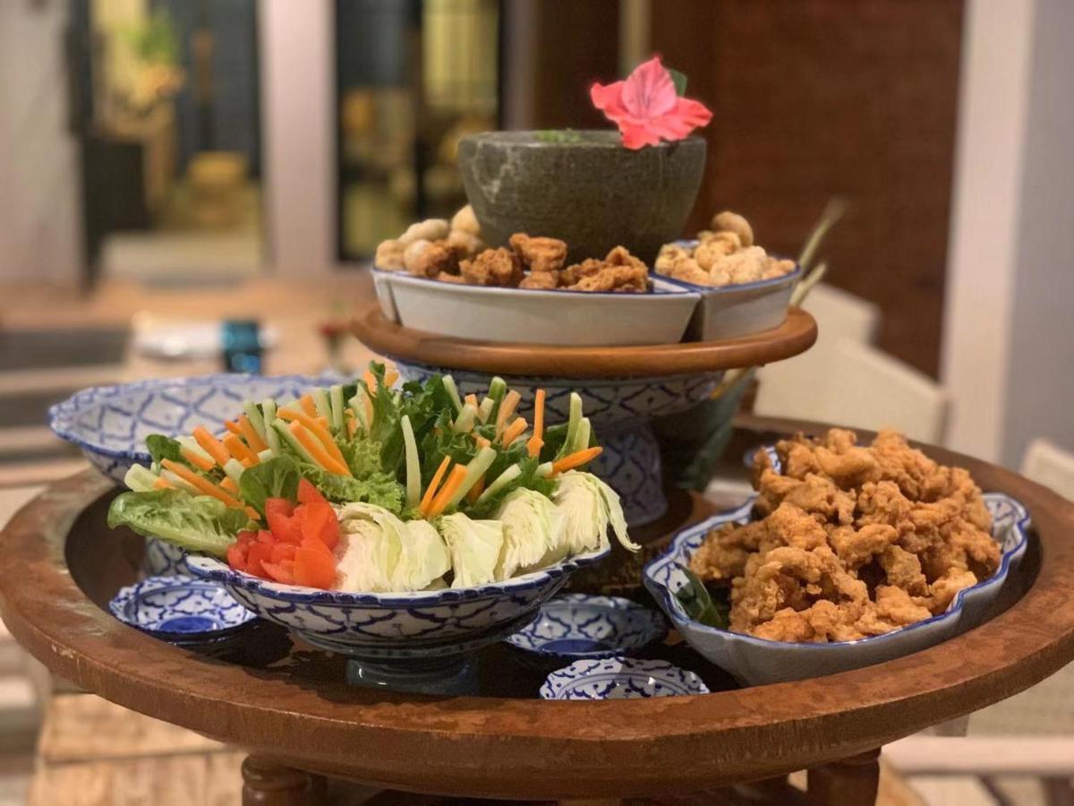 Nine Hotel Chiangmai Чиангмай Екстериор снимка