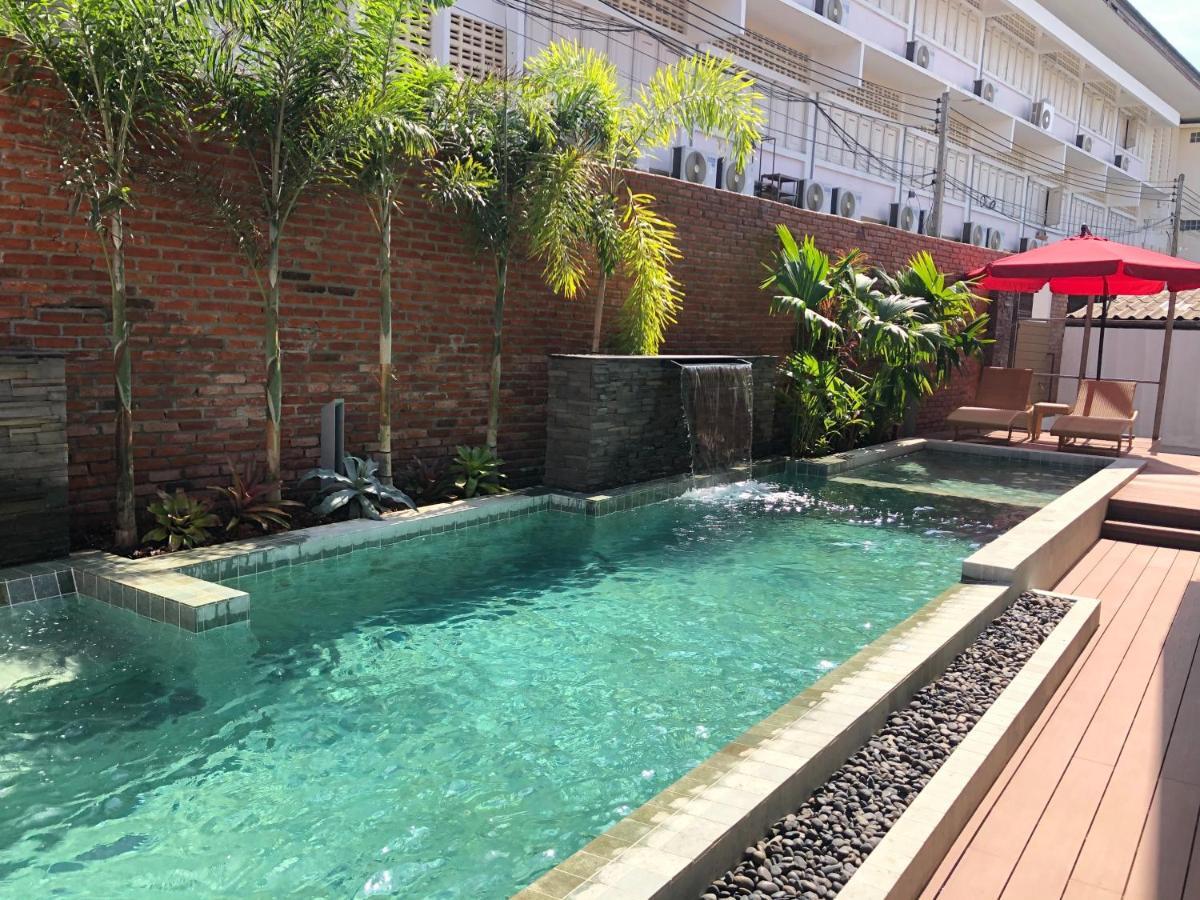 Nine Hotel Chiangmai Чиангмай Екстериор снимка